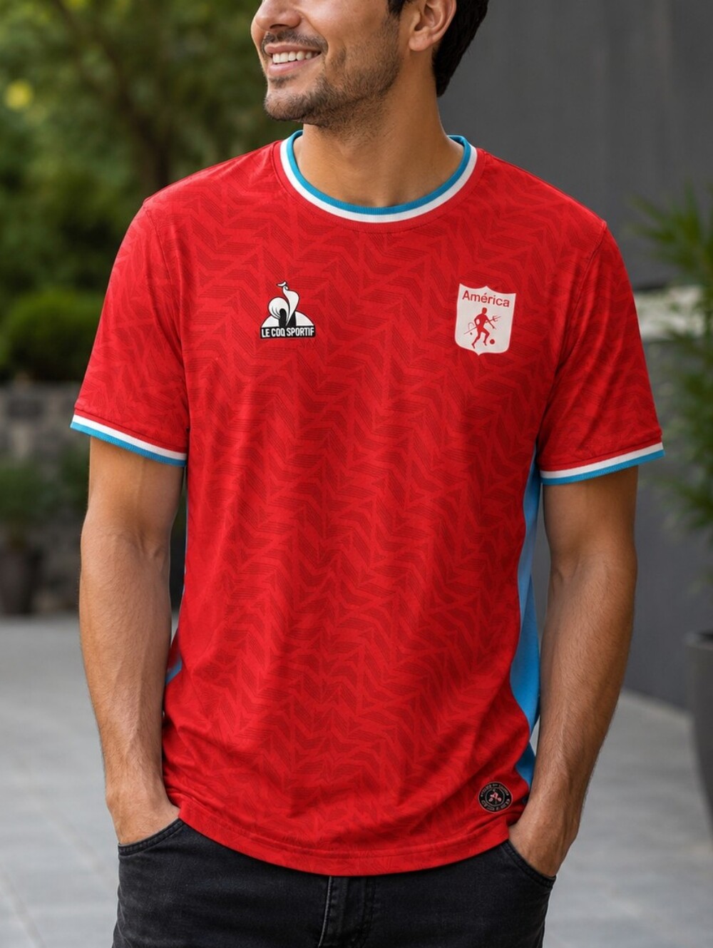Official Le Coq Sportif América de Cali soccer jersey Size Large Red White Blue
